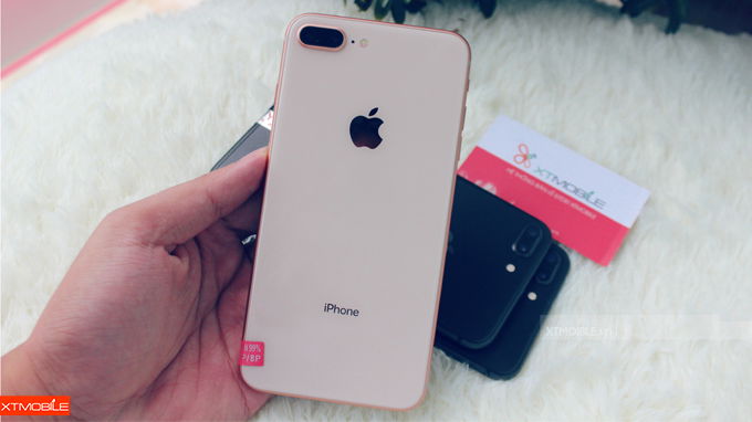 iPhone 8 Plus có mặt lưng kính hỗ trợ sạc không dây