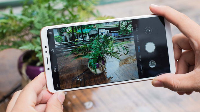 camera-tren-mi-max-3-da-tro-nen-tot-va-dang-su-dung-hon-nhieu-xtmobile