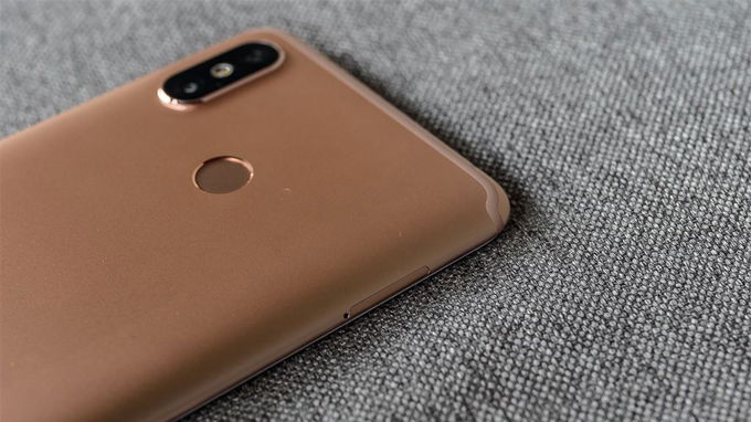 mi-max-3-so-huu-dung-luong-pin-khung-xtmobile