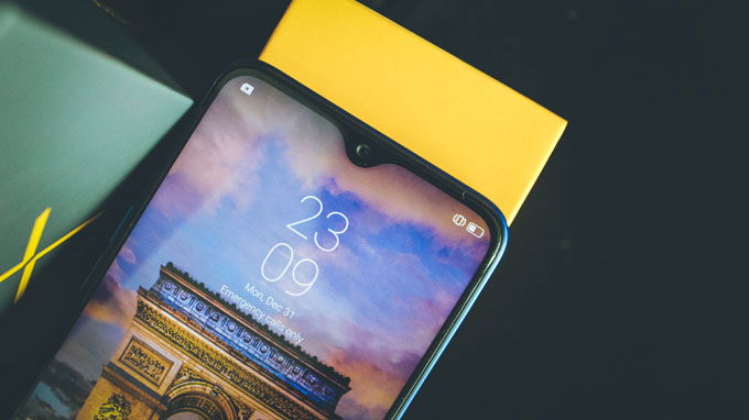Realme X Lite sở hữu thiết kế màn hình giọt nước hợp với xu hướng hiện nay