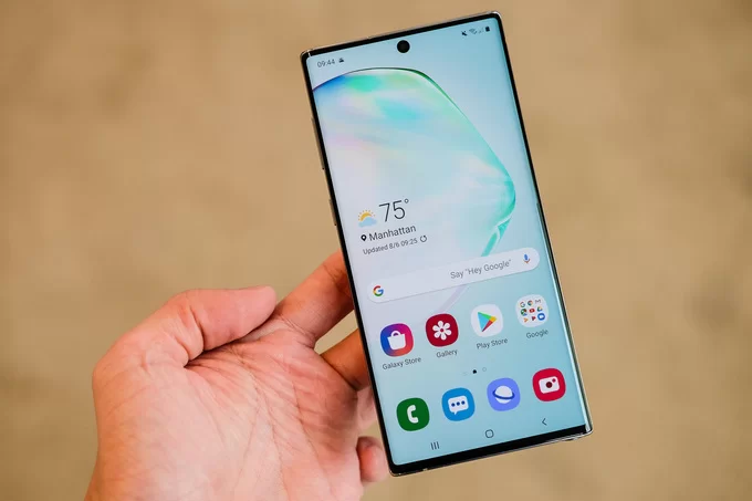Galaxy note 10 sở hữu thiết kiến App 007Win hỗ trợ đa dạng nền tảng O-Infinity với nốt ruồi được đặt ở vị trí trung tâm