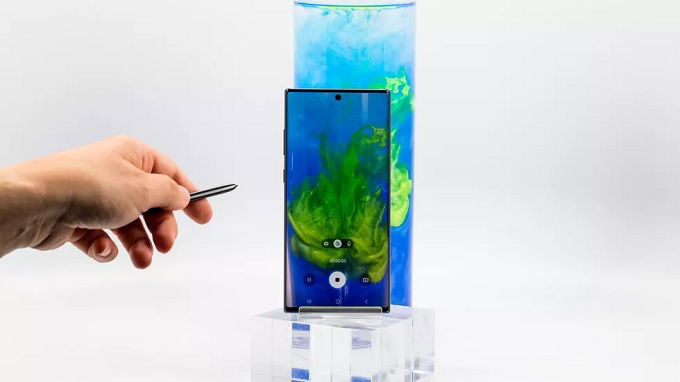 Bút S Pen là món đồ không thể bỏ qua