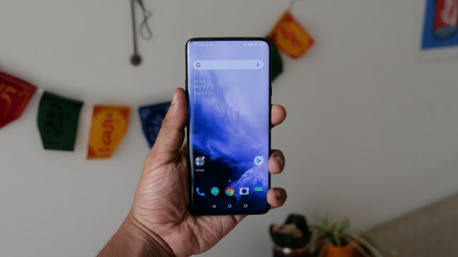 OnePlus 7 Pro được xem là một trong những thiết bị “khổng lồ” hiện nay