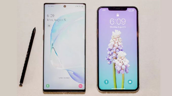 Màn hình iPhone Xs Max và Galaxy Note 10 Plus đều tuyệt vời