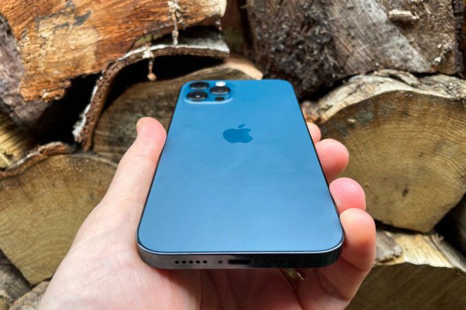 Chắc việc thiết kế vuông vức mới mà Apple trang bị trên thế hệ iPhone 12 Pro