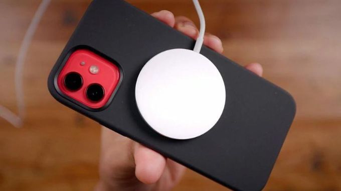 Ưu nhược điểm của công nghệ sạc không dây trên iPhone 12