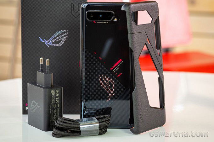 Bộ phụ kiệm kèm theo ROG Phone 5