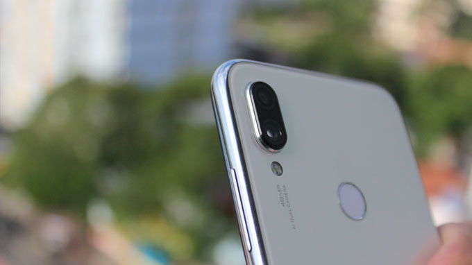 Tích hợp camera mặt sau với cảm biến chính 48 MP