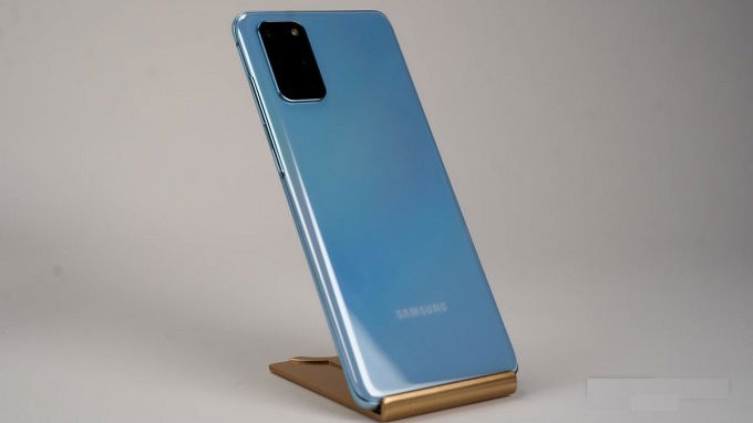 cụm camera sau hình chữ nhật