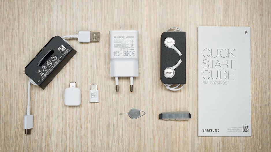 Bộ phụ kiện đi kèm với flagship của 007Win nhà cái