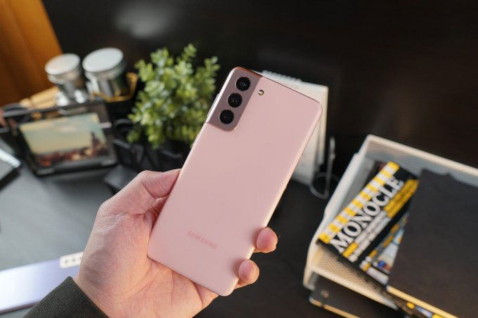 Cụm camera trên Galaxy S21 Plus