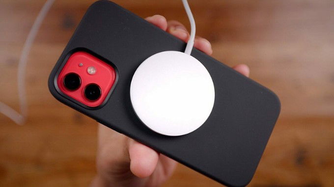iPhone 12 mini có sạc không dây