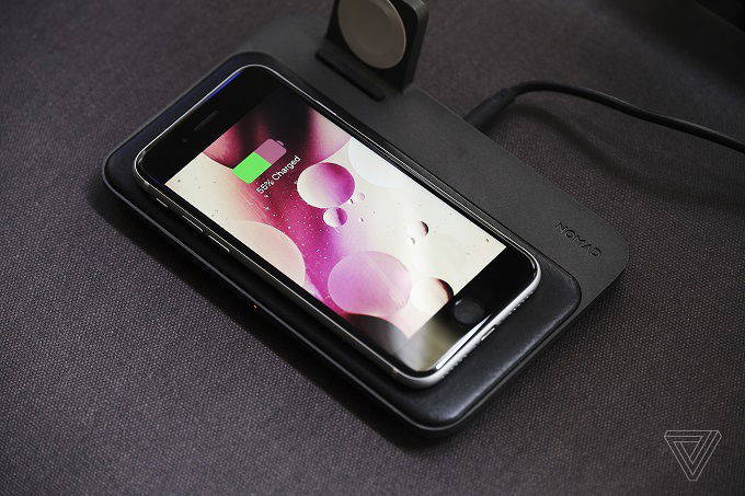 Sạc không dây là trang bị đáng giá trên iPhone SE 2020