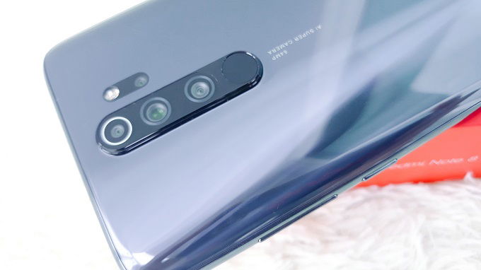 Hệ thống 4 camera với cách bố trí rất riêng và đẹp mắt