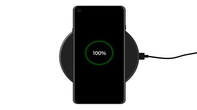 Hình ảnh OnePlus 8 Pro trên đế sạc không dây