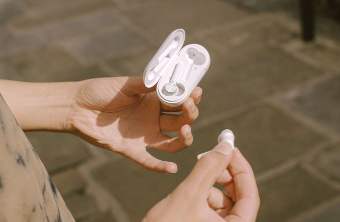 Buds Z là mẫu tai nghe được thiết kế để hướng tới luyện tập thể dục, thể thao cho nên mang cả tiêu chuẩn chống nước IP55