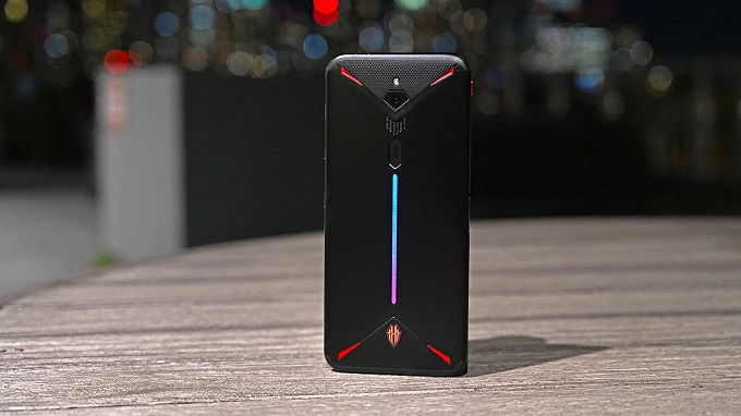 Tuy mang trang bị khá cũ những Red Magic 3 vẫn có được độ độc đáo 
