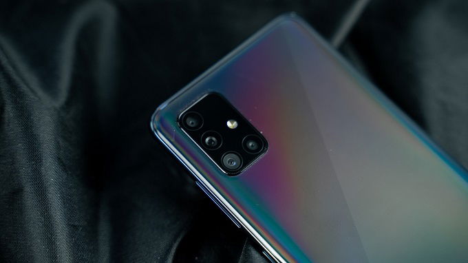 cụm camera hình chữ nhật theo trào lưu hiện tại