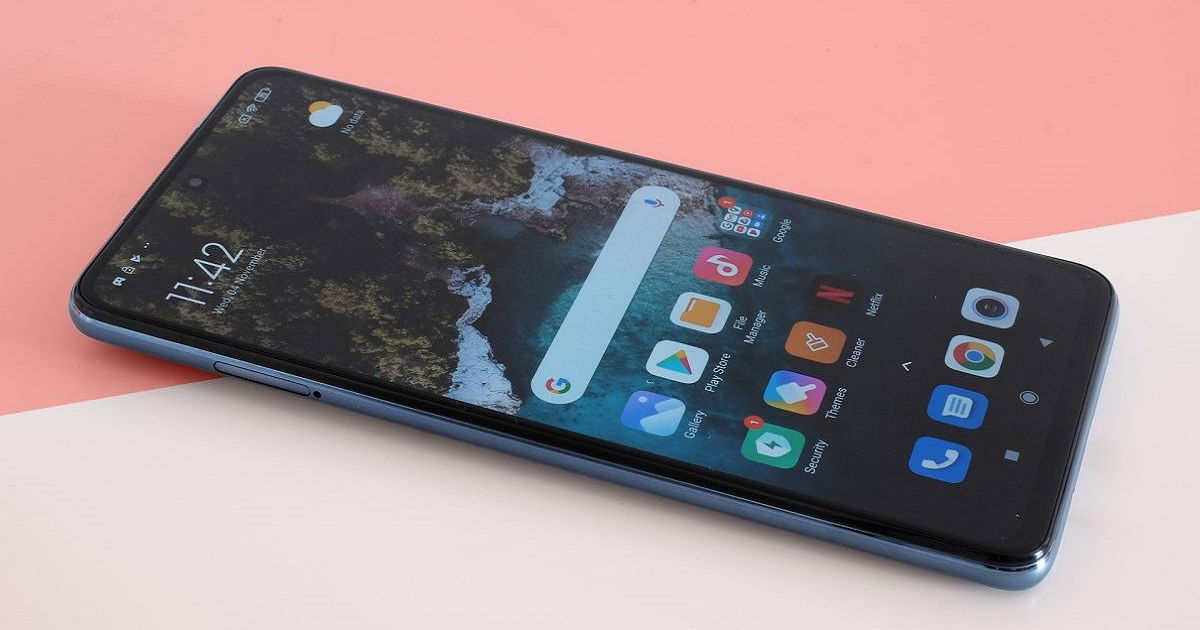 Xiaomi Mi 11 5G  được trang bị tấm nền AMOLED 6.81 inch, hỗ trợ độ phân giải đã được nâng lên 2K
