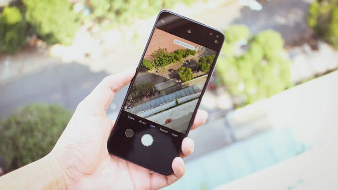 Ứng dụng camera khá đơn giản, dễ dùng