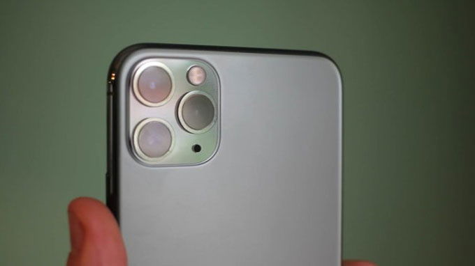 iPhone 11 Pro có 2 camera tương thích chụp đêm