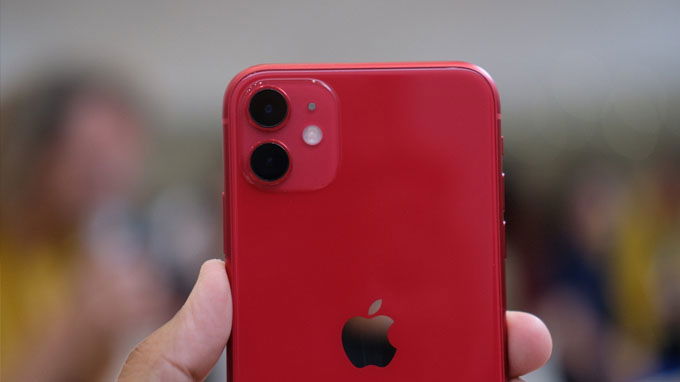 Camera iPhone 11 có độ phân giải 12 MP gồm 1 ống kính góc rộng và cực rộng