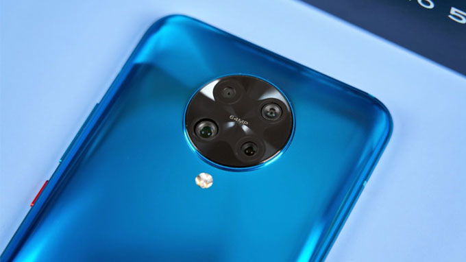 Mặt lưng Redmi K30 Pro nổi bật với hệ thống camera hình tròn độc đáo