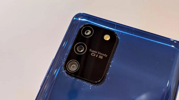 Cụm camera khá lạ của Galaxy S10 Lite