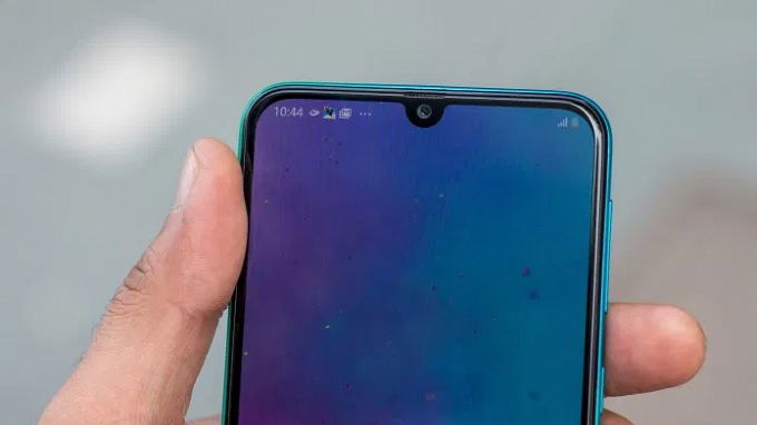 Camera selfie giữ nguyên thông số ở cả 2 model