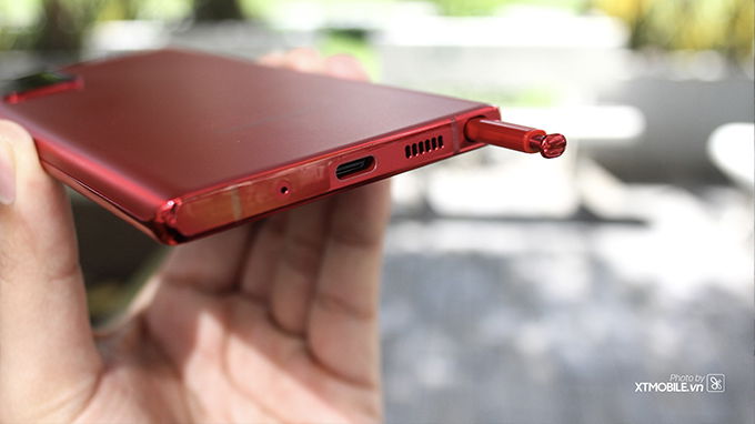 Bút S-Pen là một trong những lý do khiến người dùng quyết định nên mua Galaxy Note 20 5G 