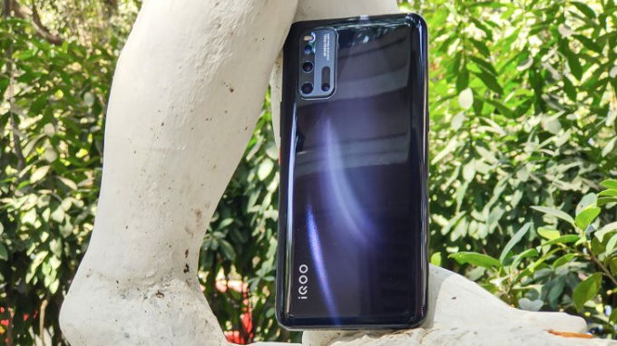 Thiết kế Vivo iQOO khá giống các 007win.com nền tảng chơi game sòng bạc trực tuyến đáng tin cậy nhất thông thường