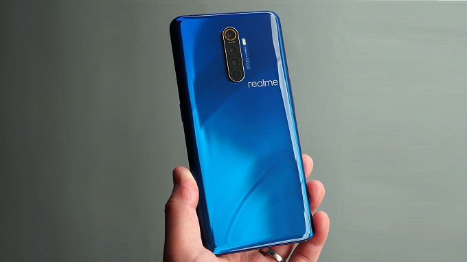 Realme X2 Pro có thiết kế sang trọng cùng mặt lưng sáng bóng
