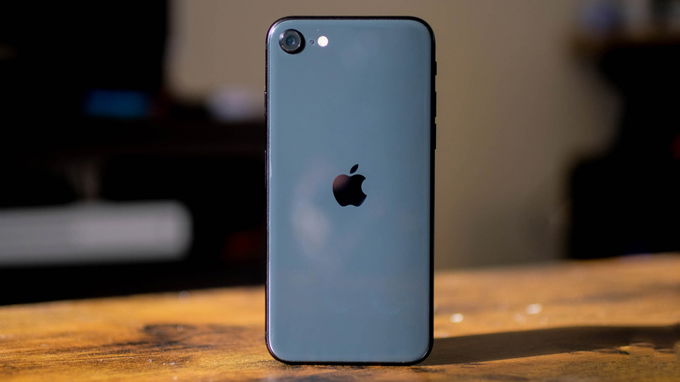 iPhone SE 128GB 2020 cũ đáp ứng tốt các nhu cầu sử dụng hằng ngày