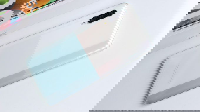 007Win nhà cái Galaxy A90 5G có thiết kế khá thon gọn, đặc biệt là ở 4 góc bo tròn tinh tế