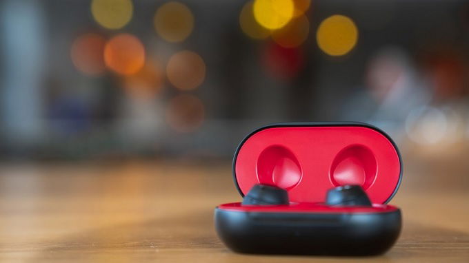 Tải app 007Win Galaxy Buds màu đỏ tặng kèm trong hộp