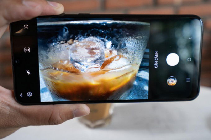 Galaxy M31 lại được trang bị nhiều tính năng xịn sò từ quay phim đến chụp ảnh