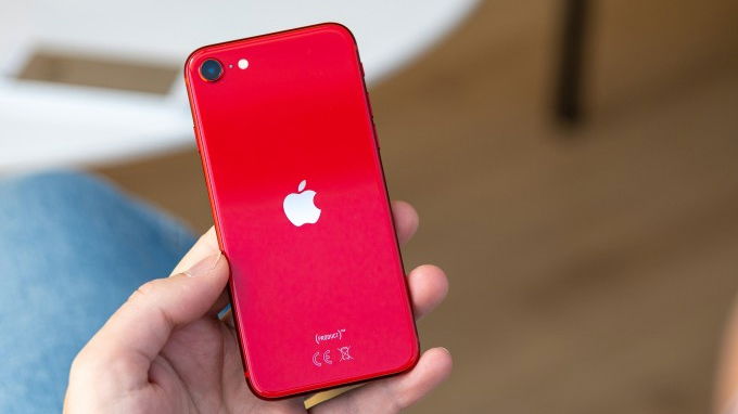 camera iPhone SE cũng được trang bị 1 cảm biến với độ phân giải 12MP