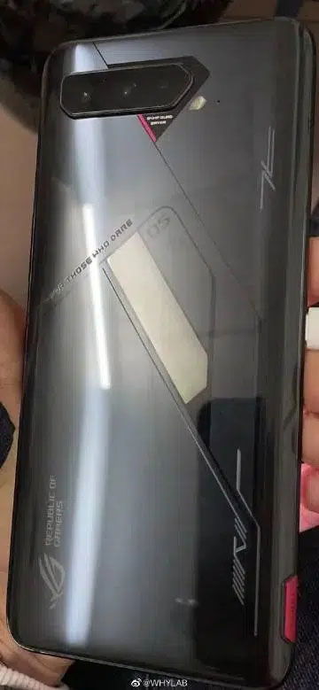 Hình ảnh thực tế ASUS ROG Phone 4 lộ diện: Hé lộ nhiều chi tiết quan trọng