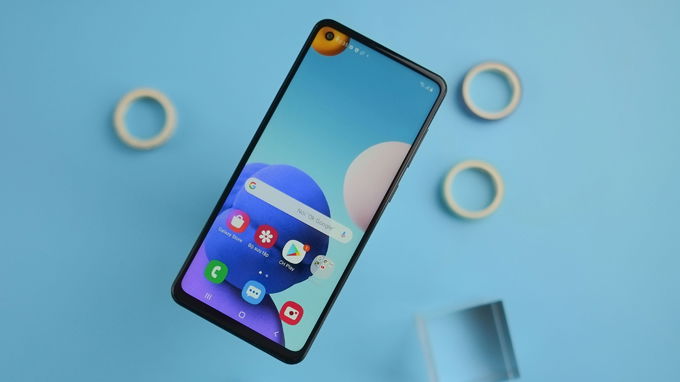 Galaxy A21s sở hữu thiết kế màn hình nốt ruồi độc đáo, hợp xu hướng