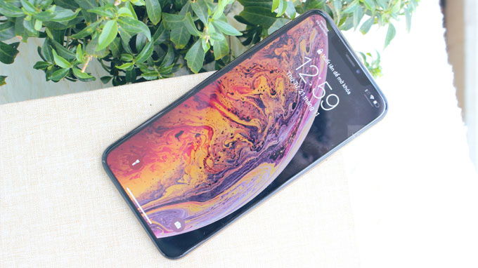 Màn hình iPhone Xs Max 64GB Like New 97% sở hữu kích thước lên đến 6.5 inch