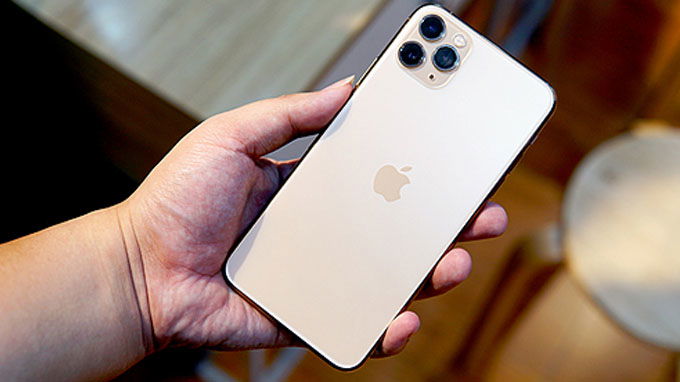 Đối với iPhone 11 Pro, người dùng hoàn toàn có thể quay với độ phân giải lên tới 4K ở 60 khung hình/ giây ở cả 3 camera phía sau