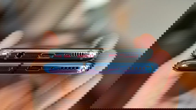 nen-mua-oneplus-7-pro-hay-galaxy-s10e-xtmobile
