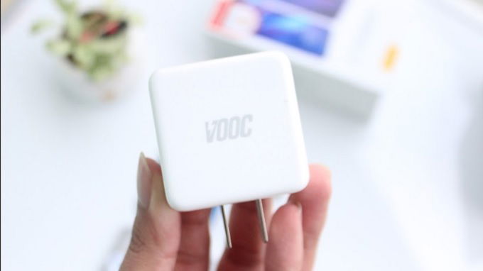 Củ Giấy phép hoạt động của thương hiệu 007Win VOOC được tặng kèm trong hộp