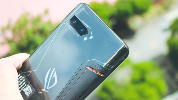 ROG Phone 2 chỉ mang camera kép