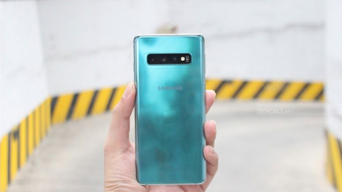 Thiết kế Galaxy S10 rất bắt mắt