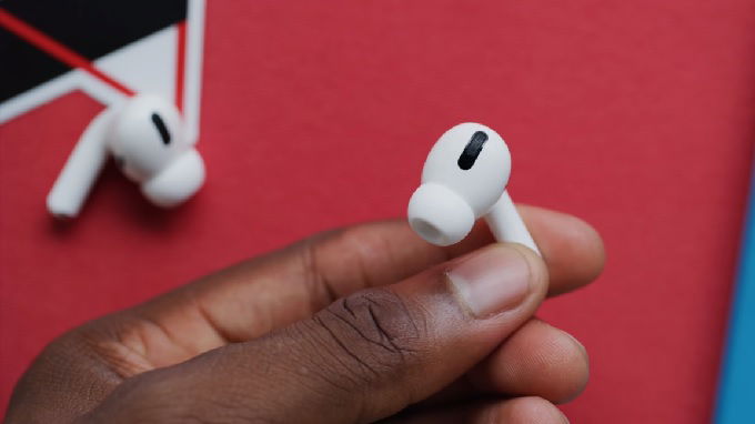 AirPods Pro vừa ra mắt cũng rất hấp dẫn
