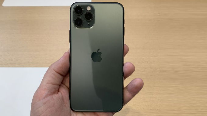 iPhone 11 Pro Max được hoàn thiện tinh tế hơn