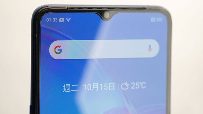 Thiết lập camera trước trên Realme X2 Pro được chứa trong notch giọt nước với độ phân giải 16 MP mang đến chất lượng hình ảnh tuyệt vời
