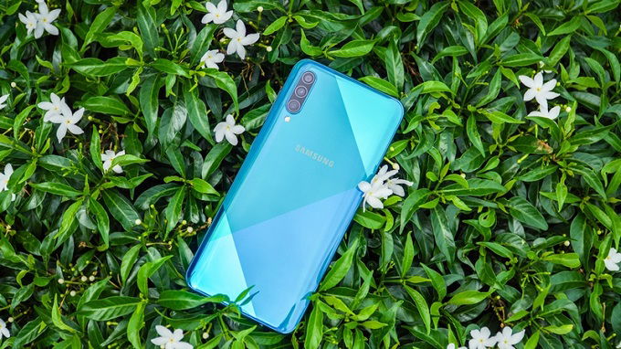 Thiết kế Galaxy A50s tinh tế hơn với nhiều lựa chọn màu