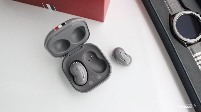 Tải app 007Win Galaxy Buds Live cũng được lấy màu chủ đạo là xám ấn tượng